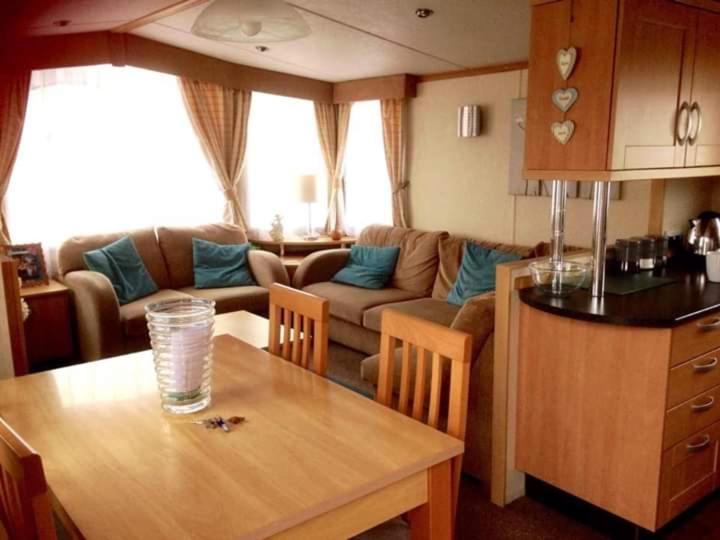 3 Bedroom 2 Bathroom Prestige Caravan Presthaven Sands Talacre Zewnętrze zdjęcie